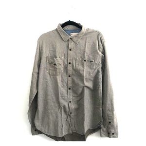 Reef size L button down casual